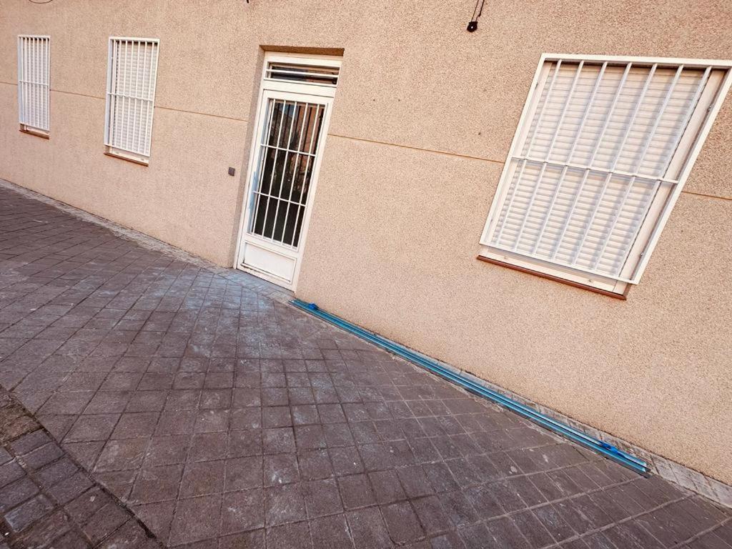 Hospedaje Cuatro Vientos Madrid Bagian luar foto